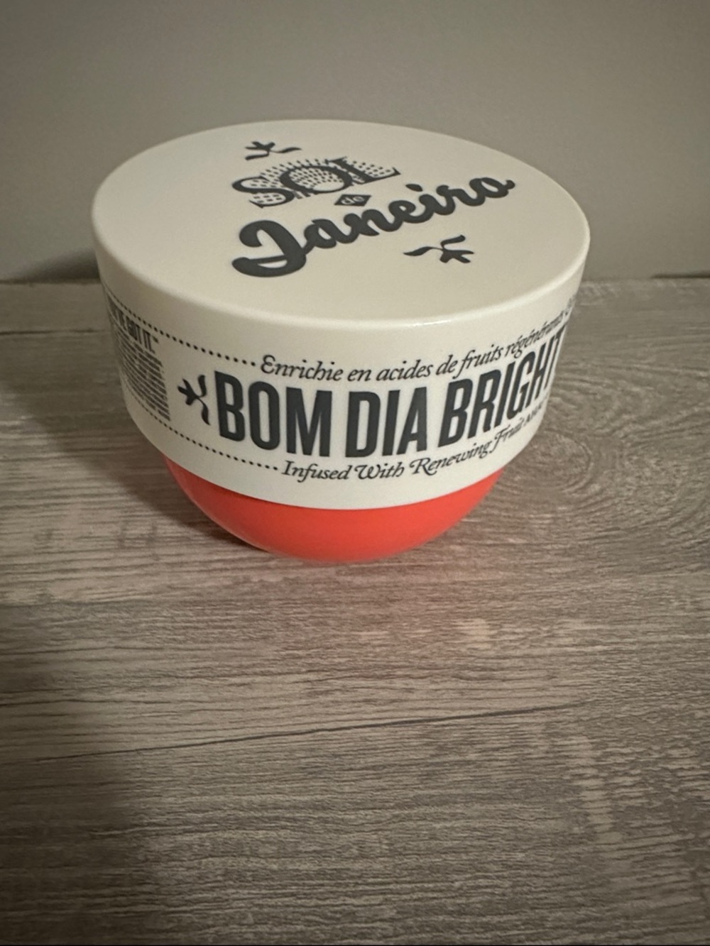 NWOT Sol de Janeiro Bom Dia Bright Moisturizer - Cheirosa 40 Fragrance 8.1 ounce